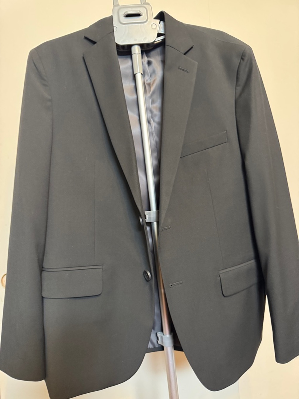 Haggar Men's Black Single-Breasted suit
